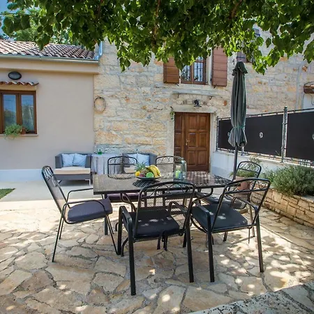 Semesterbostad Casa Roza