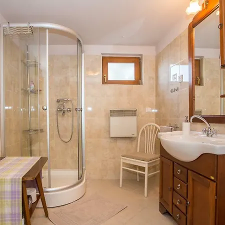 Semesterbostad Casa Roza Višnjan